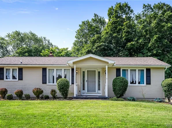 2855 Hillbrook Dr, Eden, NY 14057