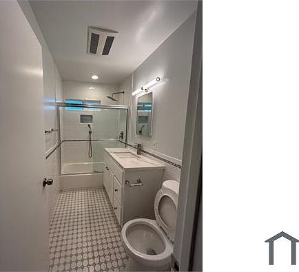 4th image of 7528 Norton Ave #1