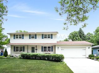 2020 18th St S, Moorhead, MN 56560