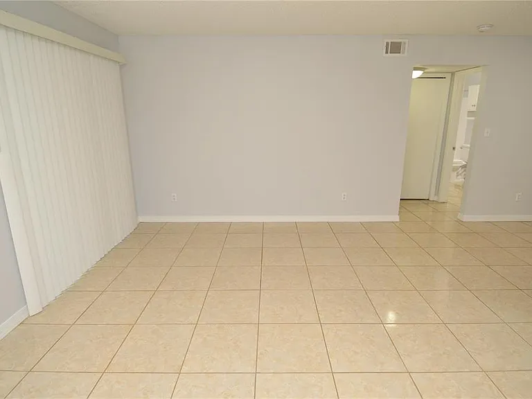8643 Mallard Reserve Dr #104 — Photo 23