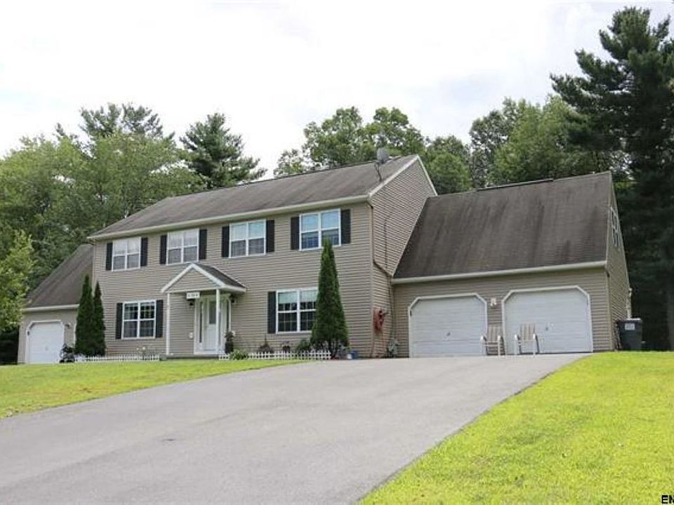 1st image of 34 Cambridge Dr