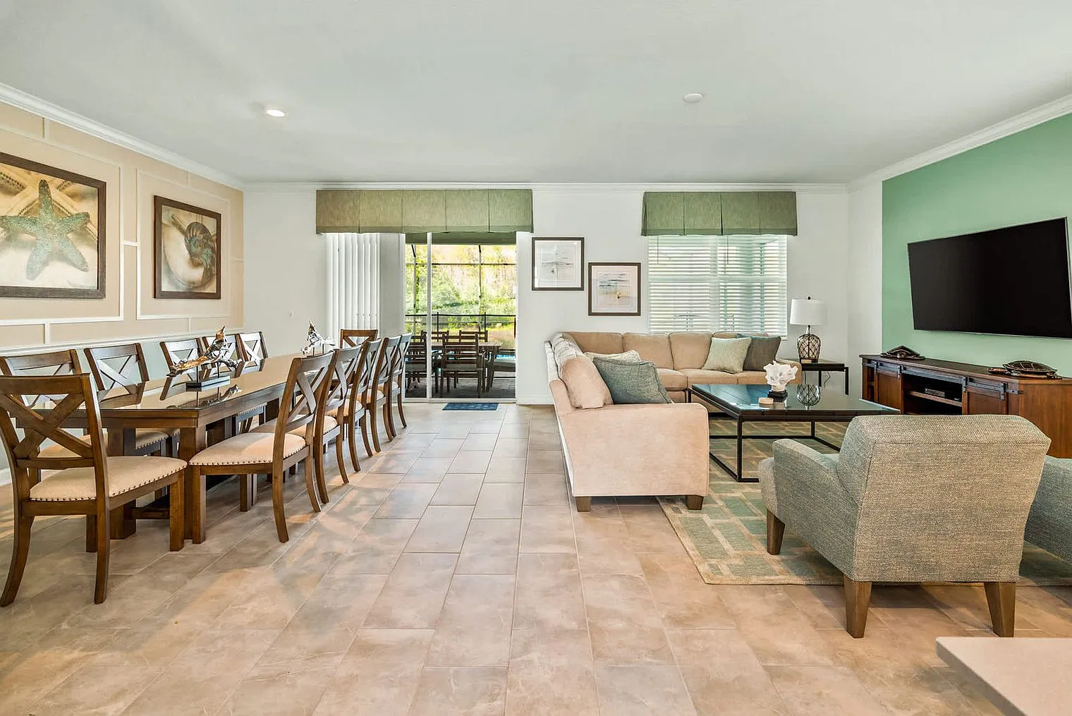 8 bed, 5.0 bath, 4294 sqft, $8,628 — Photo 2