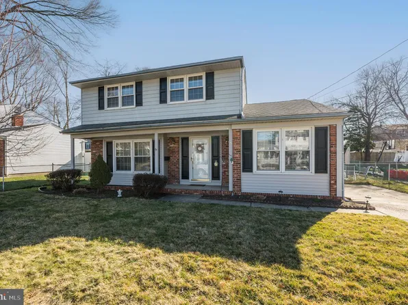 8 W Harvard Ave, Stratford, NJ 08084