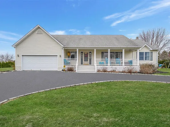 139 May Drive, Calverton, NY 11933