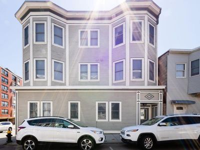 467 E 8th St APT 1B, South Boston, MA, 02127