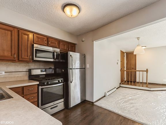 4th image of 13 Echo Ct APT 9