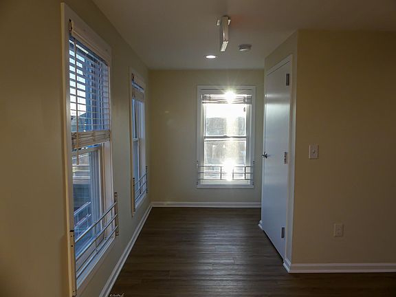5th image of 773 Station St #300