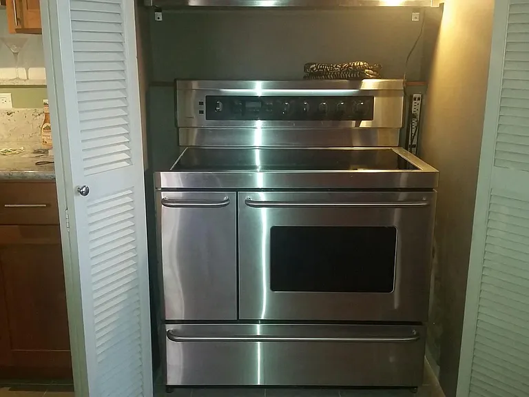 5-burner electric range