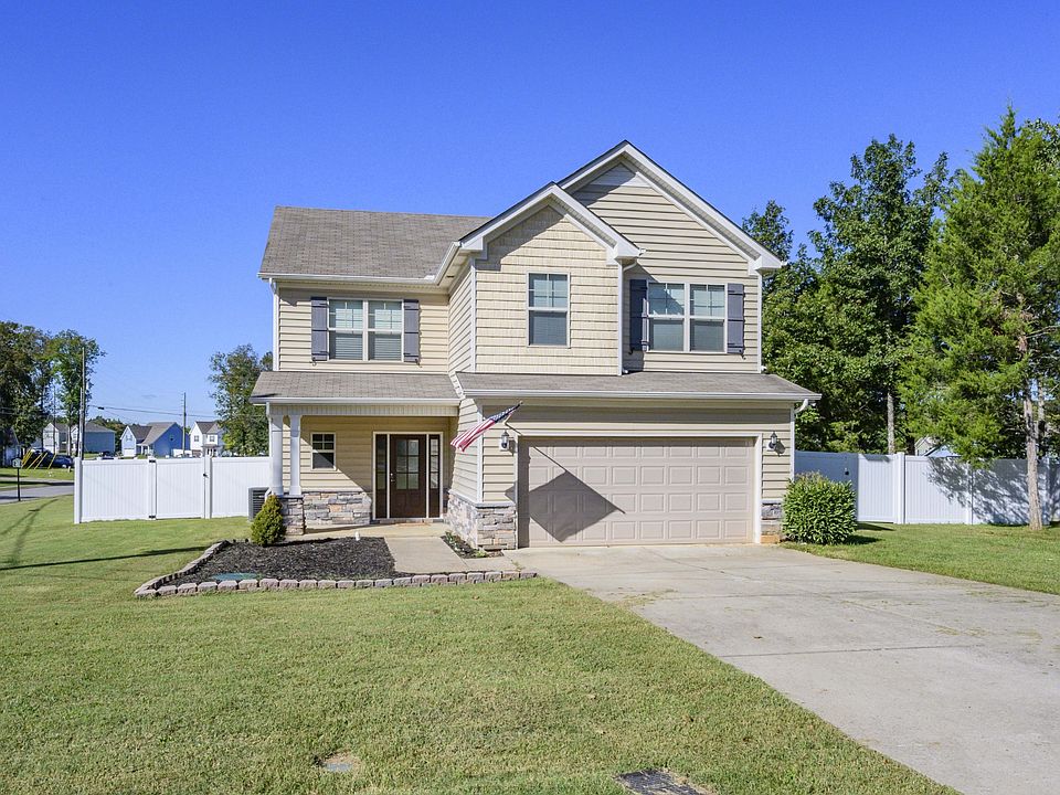 1st image of 801 Silverhill Dr