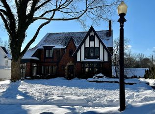 700 Sunnyside Ave, Akron, OH 44303