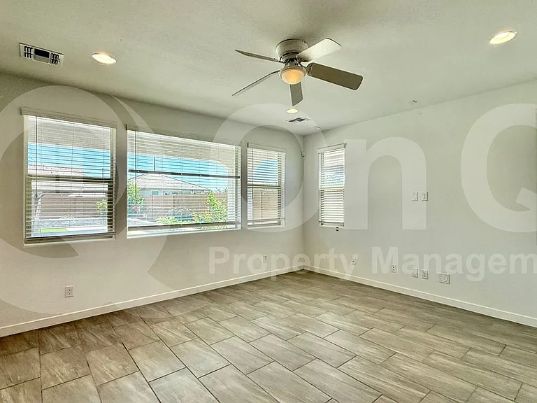 5933 S 25th Ln — Photo 9