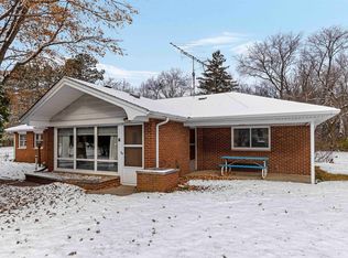 2157 Roscoe Rd, Rockton, IL 61072