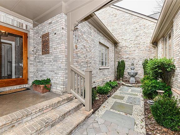 4th image of 37 Sturbridge Ln