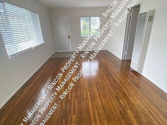 3rd image of 1541-1545 Thompson Blvd #1541
