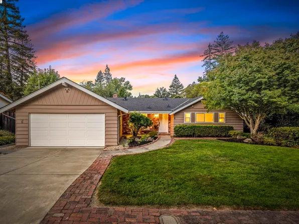 5 Eastwood Dr, Orinda, CA 94563