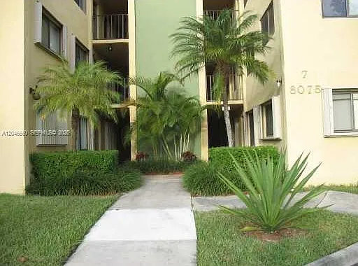 The Horizons Condo #7 — Photo 2