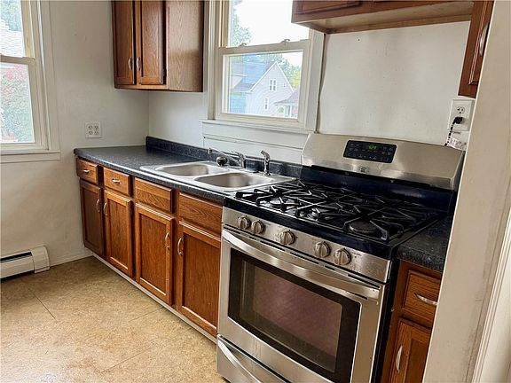 5th image of 3212 Richmond Ave