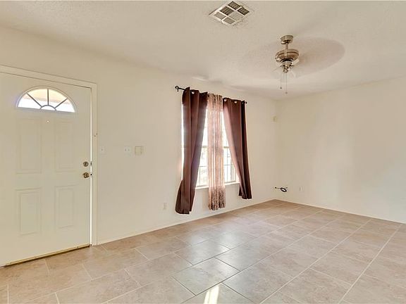 4th image of 11781 Charter Park Ave