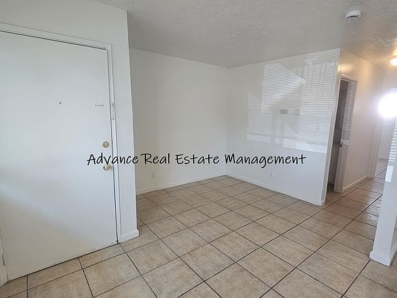 5th image of 321 Fairbanks Ave #3