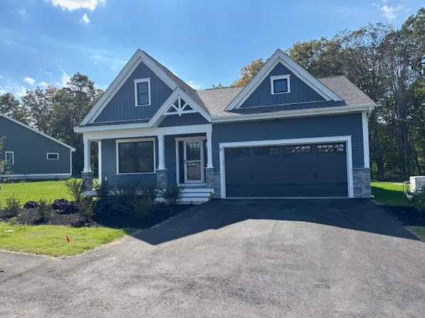 8 Edgewater Drive #20, Brentwood, NH 03833