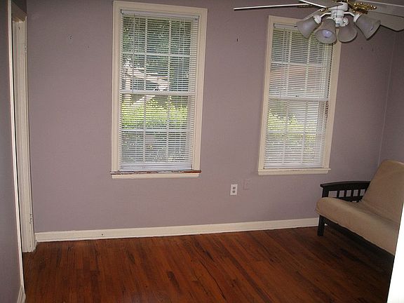 3rd image of 4615 Pinewood Ave