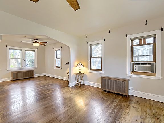 4th image of 15 W Ann St