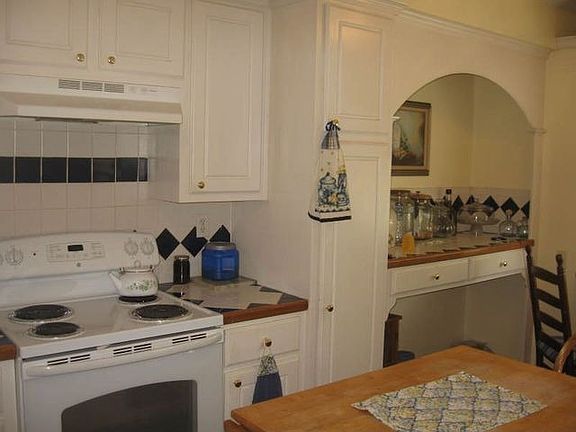 3rd image of 623 Hope Hollow Ln