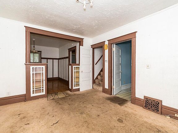4th image of 1227 Hays Park Ave