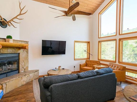 4th image of 1078 Stonebridge Cir
