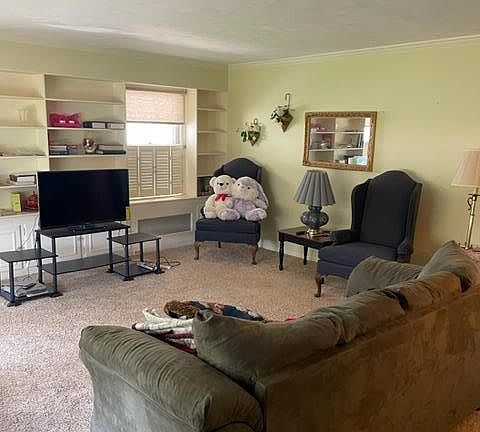 2nd image of 715 Allen Blvd