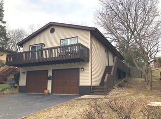 718 East St, Lemont, IL 60439