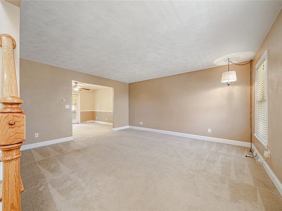 5th image of 315 McCabe Dr