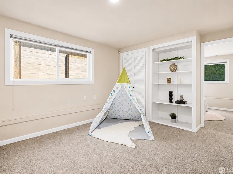 1832 Camas Ave NE — Photo 23