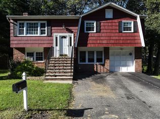 14 Idalroy Trl, Hopatcong, NJ 07843