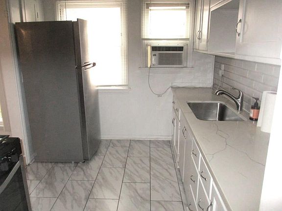 4th image of 1105 Mound Ave #6