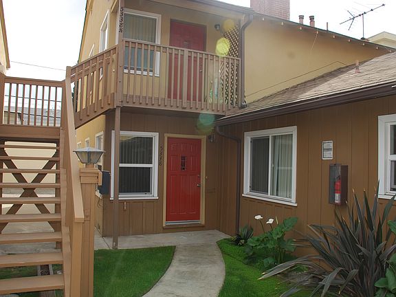 5th image of 5338 1/2 Ben Ave #5338-1/2