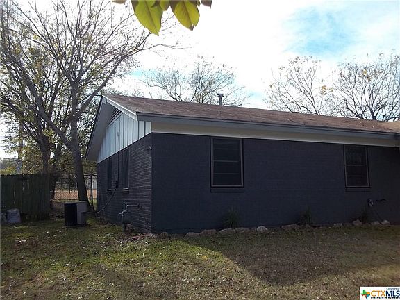3rd image of 1208 Amthor Ave