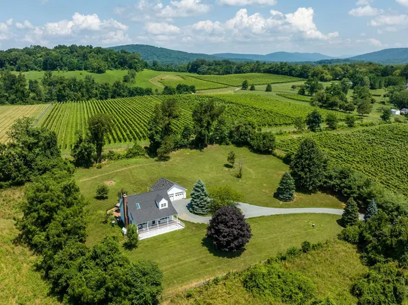 14103 Harpers Ferry Rd, Purcellville, VA 20132