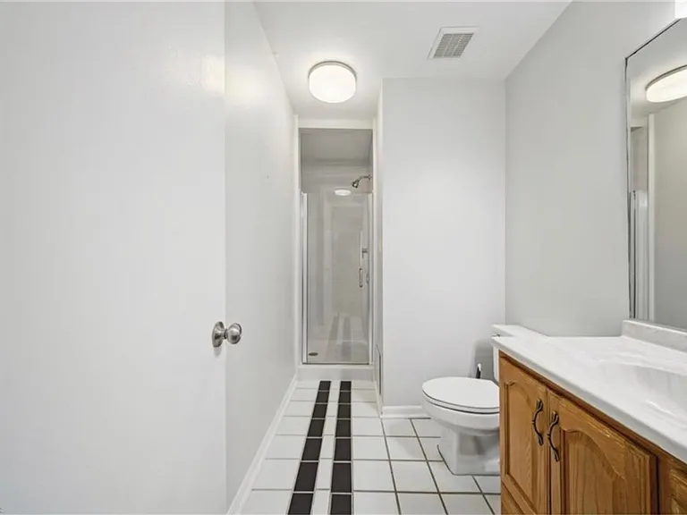 719 Waters Dr — Photo 13