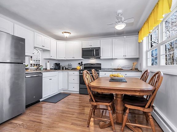 2nd image of 60 Edgelawn Ave APT 3