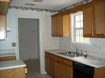 2nd image of 110 Bonnies Way
