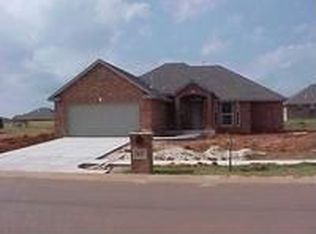 1817 SW 31st St, Moore, OK 73160