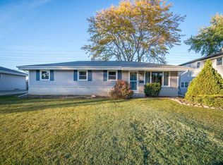 N91W16756 Laurel Ln, Menomonee Falls, WI 53051