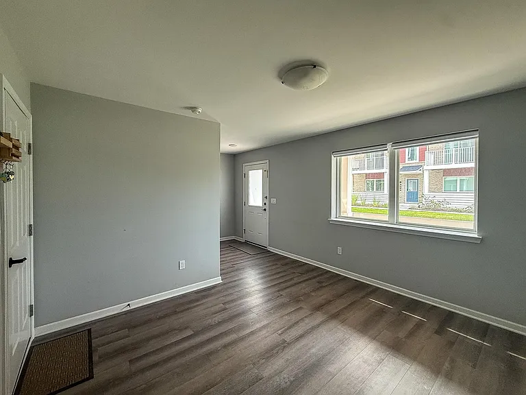 4861 Ludlow Ln — Photo 20