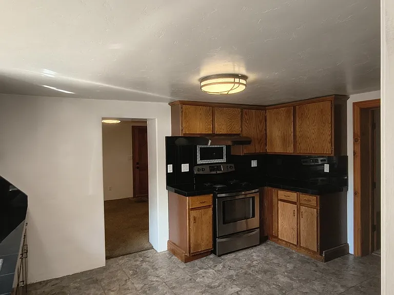 681 Main St — Photo 3