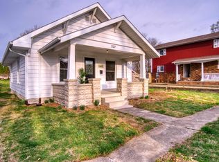 227 S Jackson St, Oakland City, IN 47660
