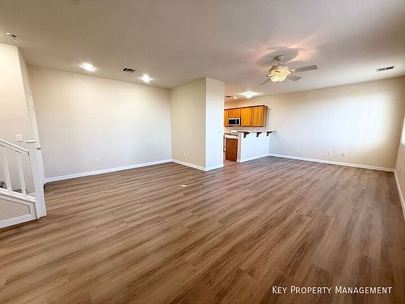4th image of 4074 Sparrow Rock St