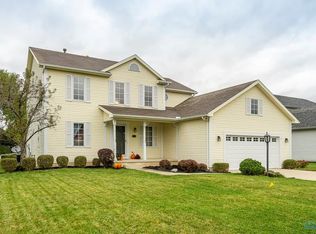 2327 McKinley Dr, Perrysburg, OH 43551