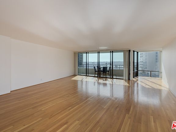 5th image of 4314 Marina City Dr Unit 216