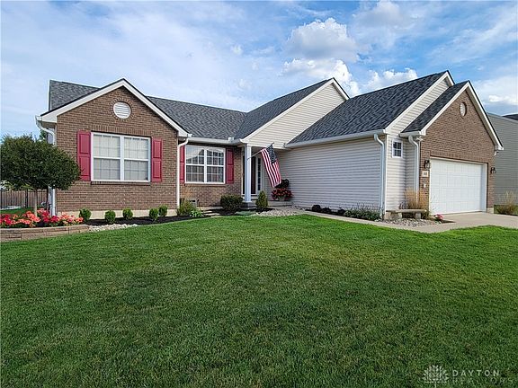 2nd image of 44 Oleander Dr